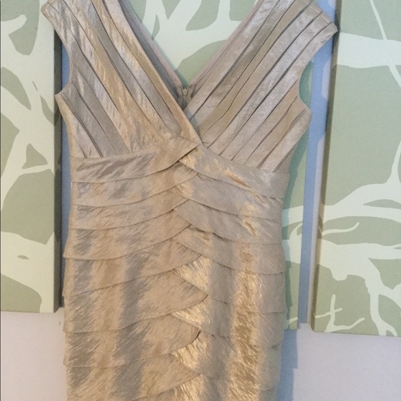 Adrianna papell tier scalloped dress - Picture 2 of 4